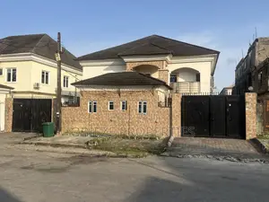 6bdrm Duplex in Lake View, Apple Junction for sale