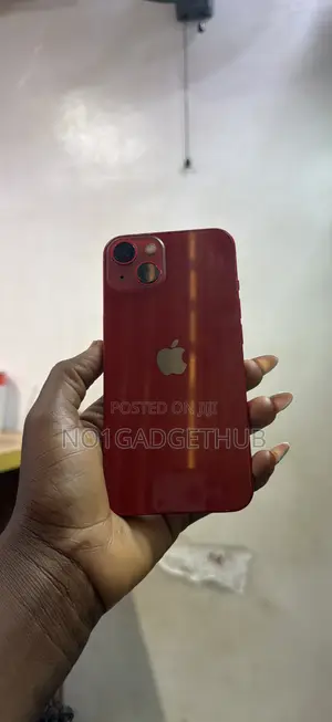 Apple iPhone 13 128 GB Red
