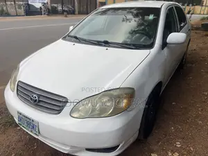 Toyota Corolla LE 2004 White