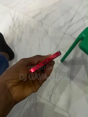 Apple iPhone 13 128 GB Red