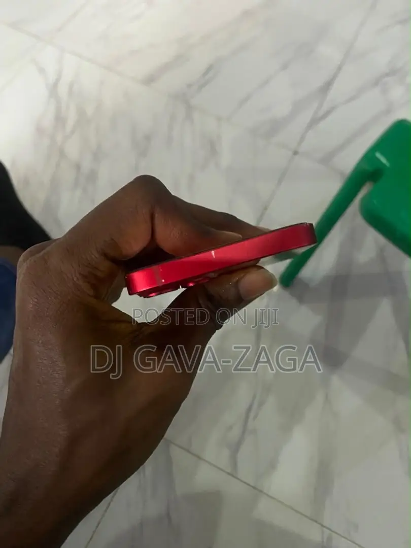 Apple iPhone 13 128 GB Red