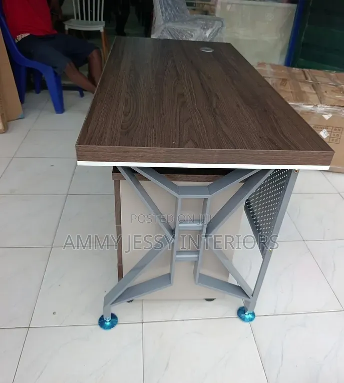 Executive Office Table With Iron Leg's