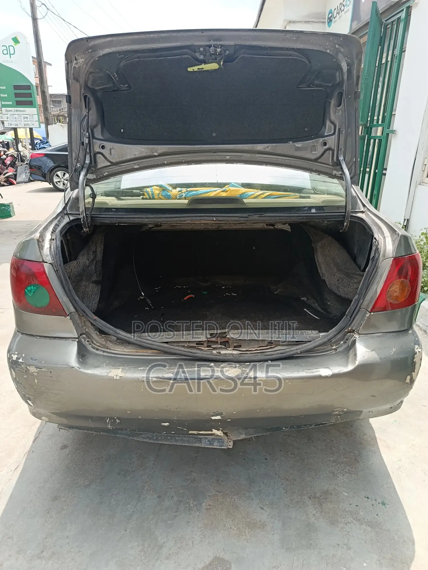 Toyota Corolla 2004 Gray