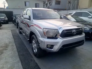 Toyota Tacoma 2011 Silver