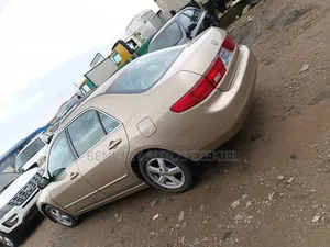 Honda Accord 2005 Gold