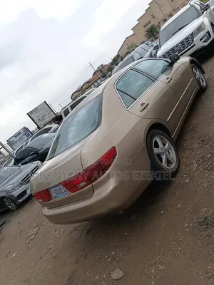 Honda Accord 2005 Gold