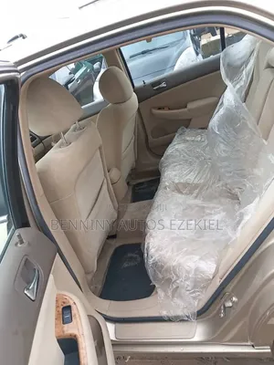 Honda Accord 2005 Gold