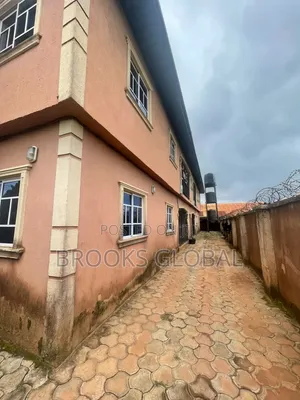 3bdrm Block of Flats in Benin City for sale