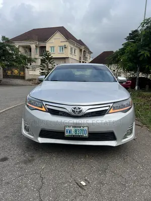Toyota Camry LE 4dr Sedan (2.5L 4cyl 6A) 2014 Silver
