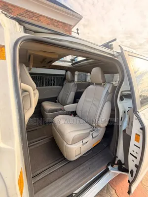 Toyota Sienna 2013 White
