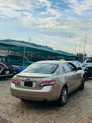 Toyota Camry 2009 Gold