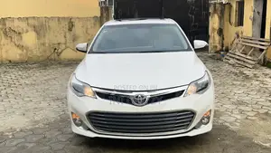 Toyota Avalon XLE 4dr Sedan (3.5L 6cyl 6A) 2015 White