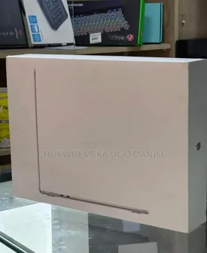 New Laptop Apple MacBook Air 2025 M4 16GB Apple M4 SSD 512GB