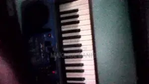 Yamaha DJX Piano