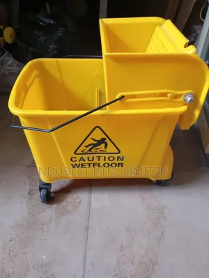 20-Liter Commercial Mop Wringer Bucket