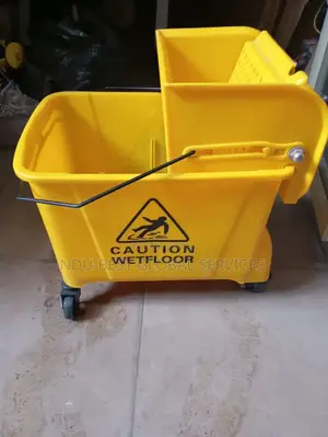 20-Liter Commercial Mop Wringer Bucket