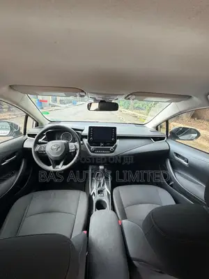 Toyota Corolla LE 2020 Silver
