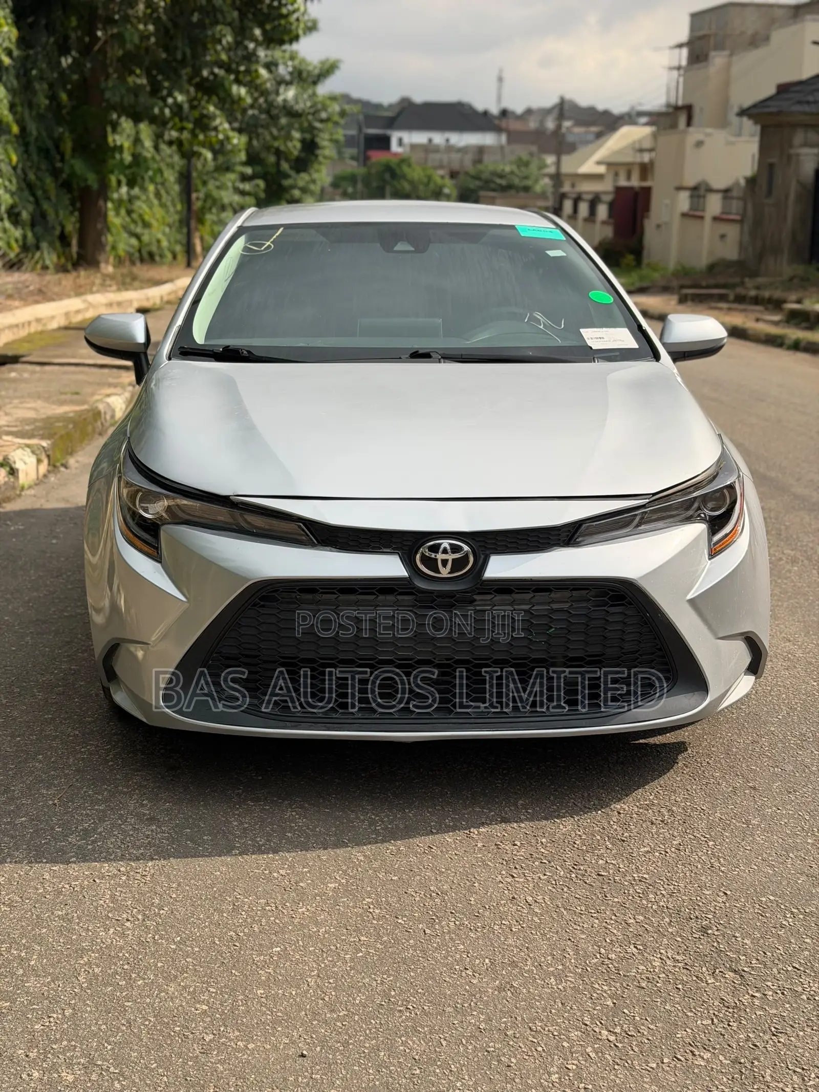 Toyota Corolla LE 2020 Silver