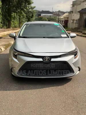 Toyota Corolla LE 2020 Silver
