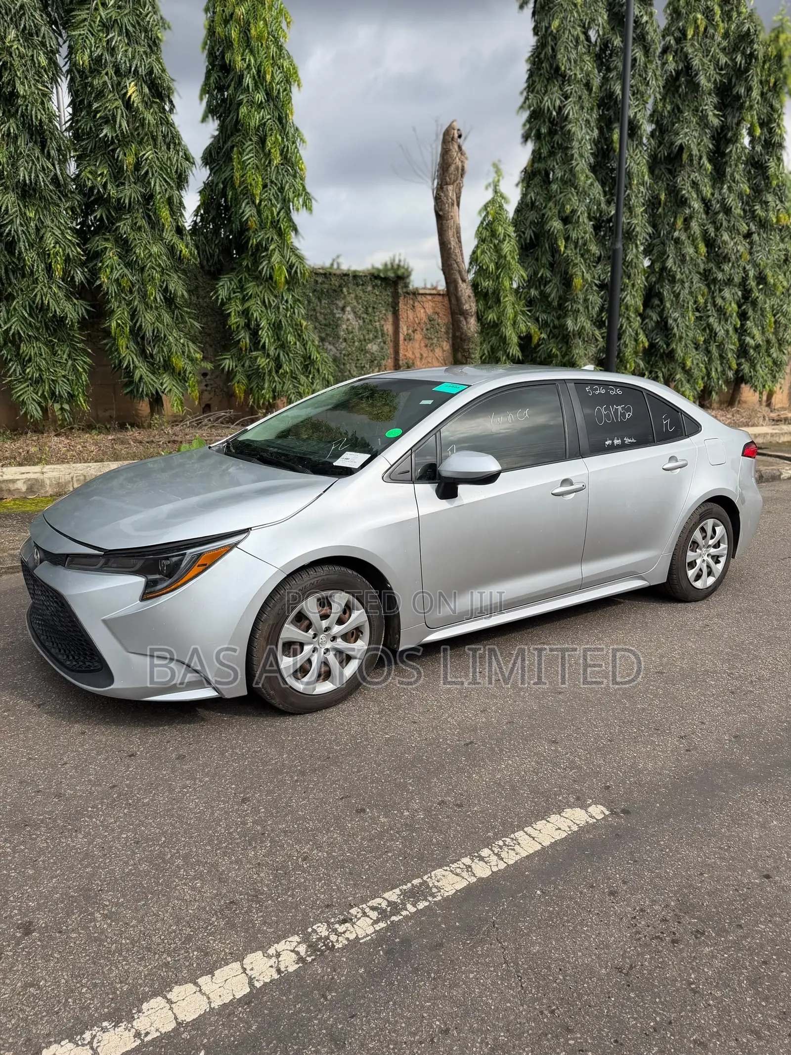 Toyota Corolla LE 2020 Silver
