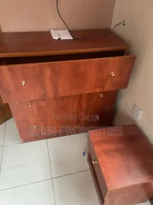 Dresser With Side Drawer