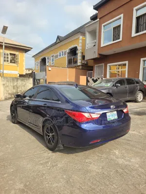 Hyundai Sonata GLS Sedan FWD (2.4L 4cyl 6M) 2012 Blue
