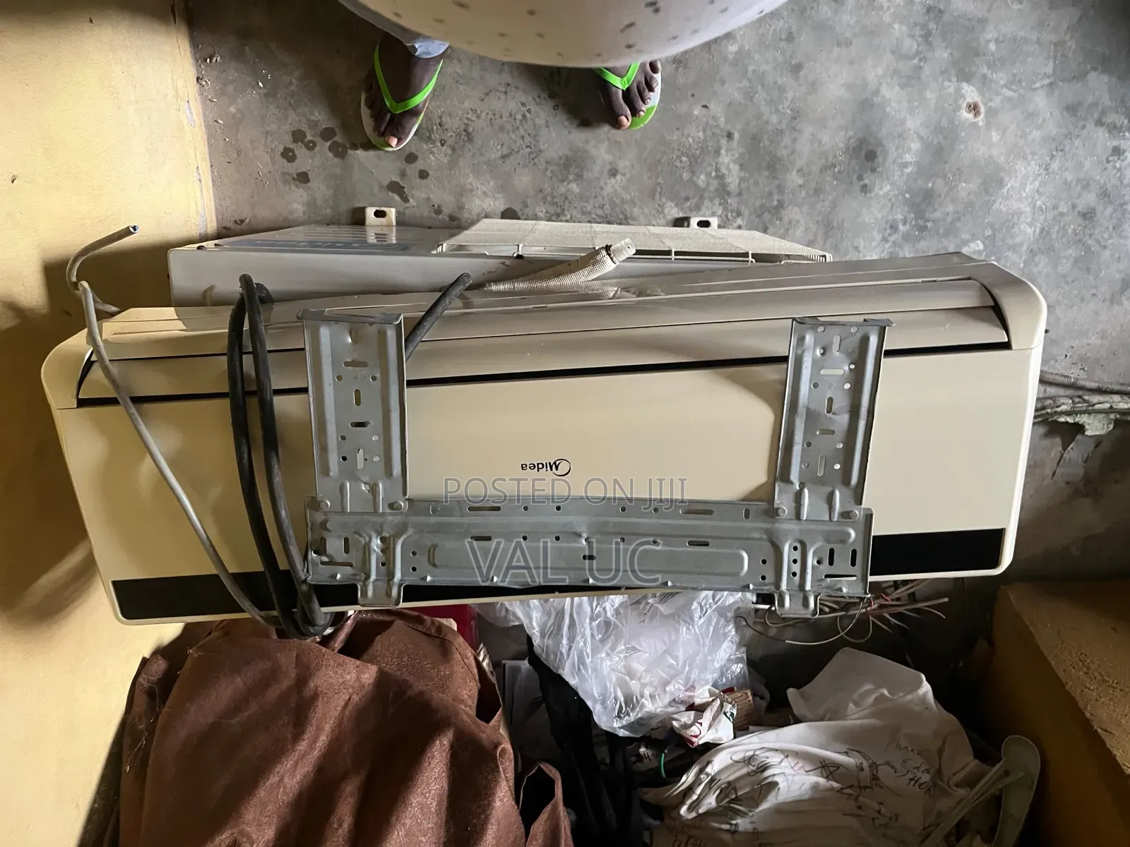 Relocation Sales Midea Air Conditioner
