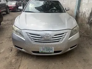 Toyota Camry LE 4dr Sedan (2.4L 4cyl 5A) 2009 Silver