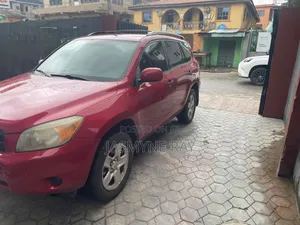 Toyota RAV4 2010 Red
