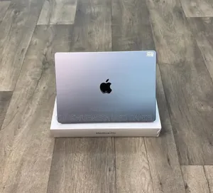 Laptop Apple MacBook Pro 2021 M1 16GB Apple M1 Pro SSD 512GB