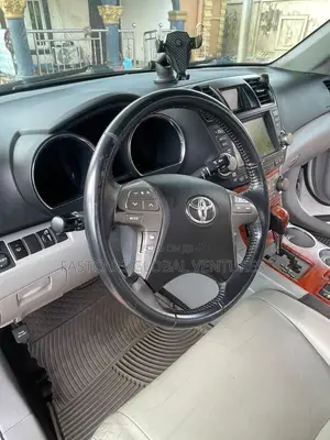 Toyota Highlander Limited 2010 White