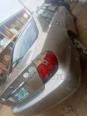 Toyota Camry 2005 Gold