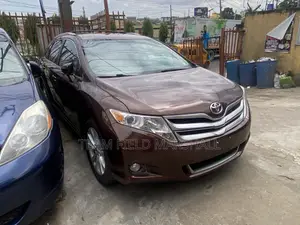 Toyota Venza LE AWD V6 2013