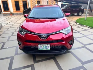 Toyota RAV4 XLE AWD (2.5L 4cyl 6A) 2013 Red