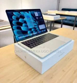 Laptop Apple MacBook Pro 2018 16GB Intel Core i7 SSD 512GB