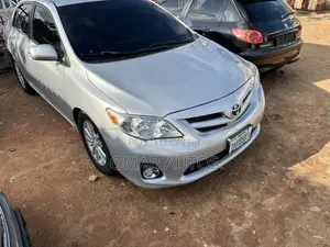 Toyota Corolla LE 4dr Sedan (1.8L 4cyl 4A) 2012 Silver