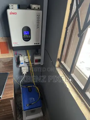 2kva Hybrid Inverter and 3.8kwh Lithium Battery