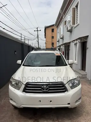 Toyota Highlander Sport 2010 White