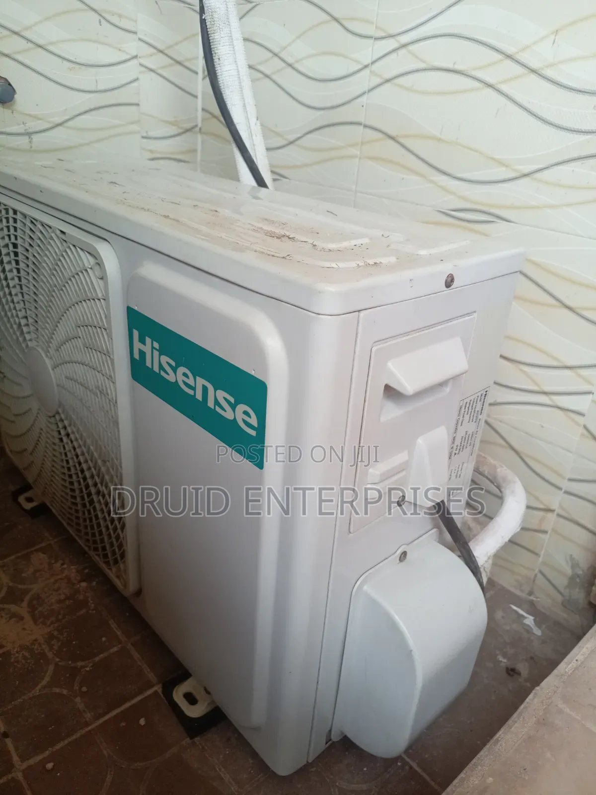 1.5 Horse Power Mirror Black Hisense AC