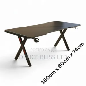 Modern Studio Gaming Table With Led Lights 160cm Longest