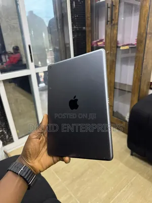 Apple iPad 10.2 (2021) 64 GB Silver