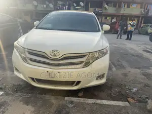 Toyota Venza V6 AWD 2010 White
