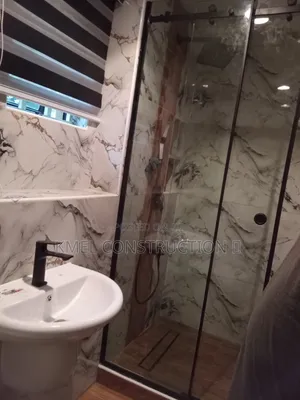 .
Premium Walk-in Shower Enclosure.