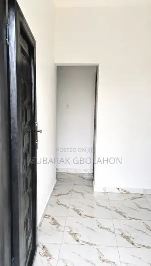 Furnished 1bdrm Bedsitter in Ogombo for rent