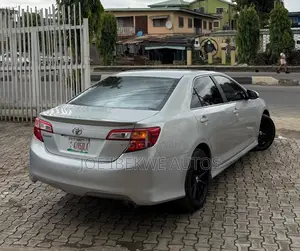 Toyota Camry SE 4dr Sedan (2.5L 4cyl 6A) 2014 Gray