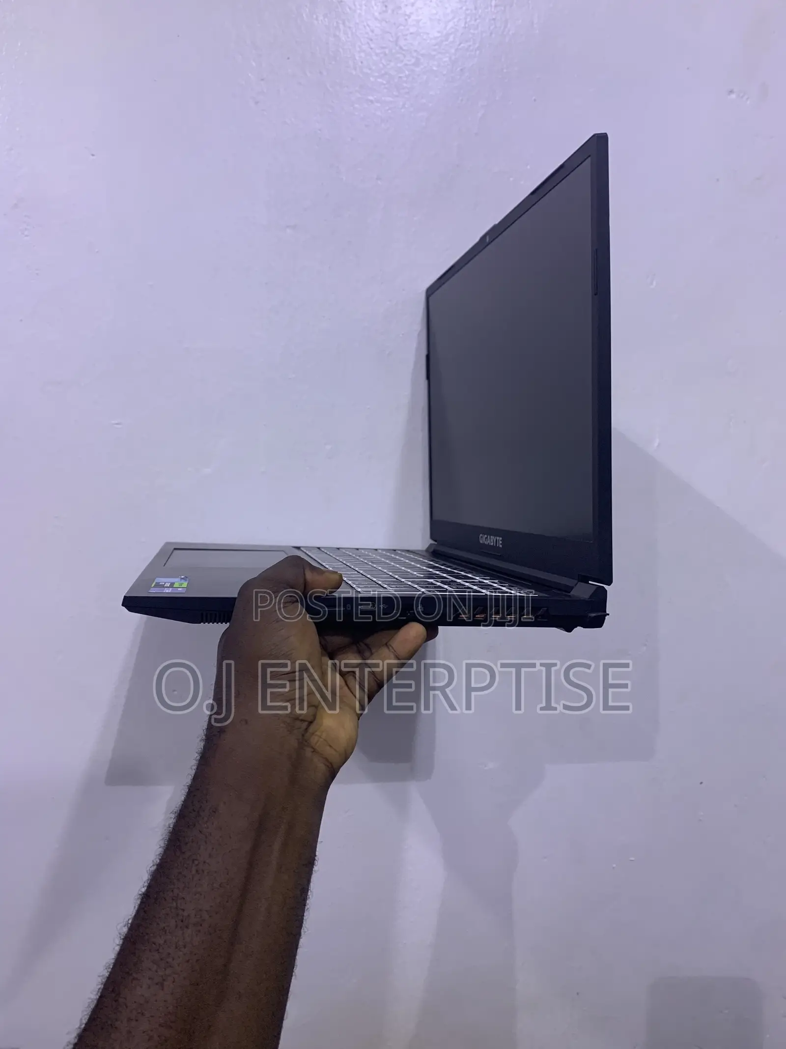 Laptop Gigabyte G6 16GB Intel Core i7 SSD 512GB