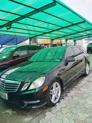 Mercedes-Benz E350 Base 4Matic Sedan AWD (3.5L 6cyl 7A) 2011 Black