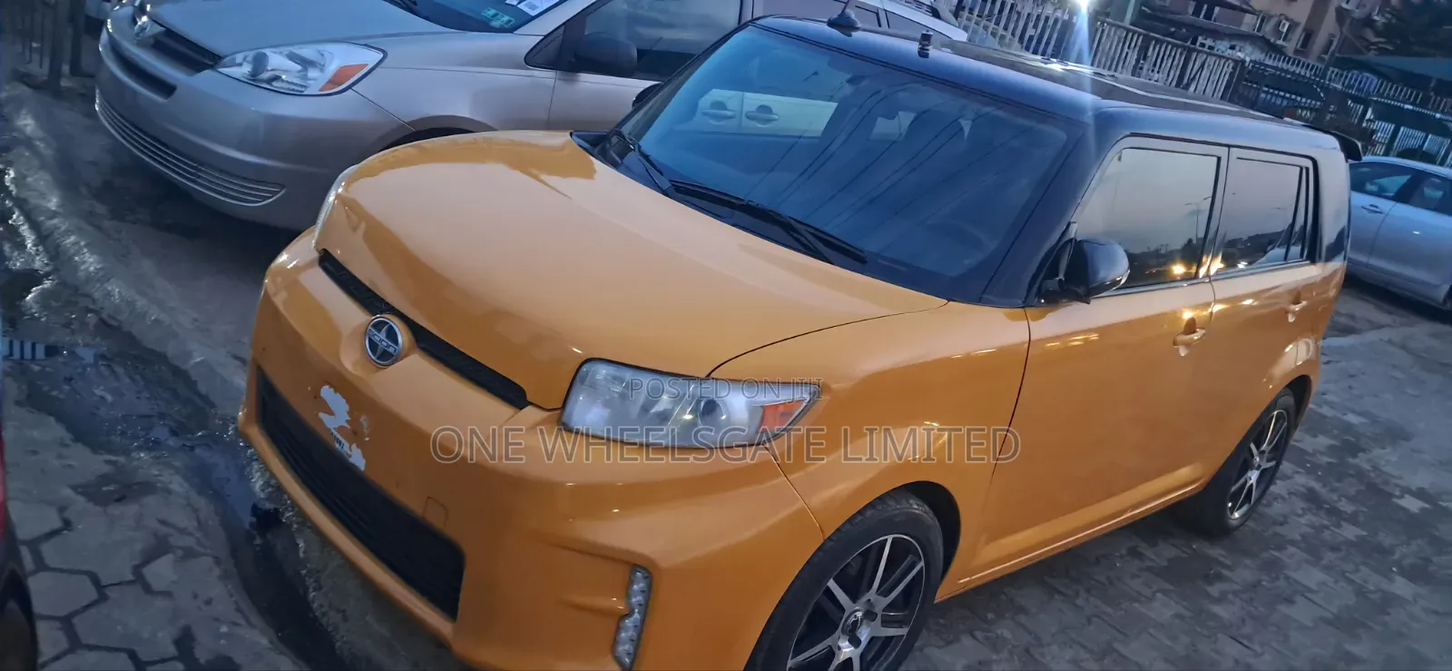 Scion xB 2014 Orange