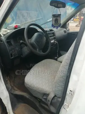 Toyota HiAce 2011 White