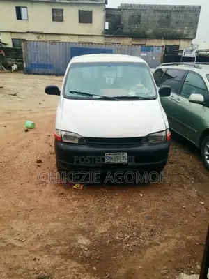 Toyota HiAce 2011 White